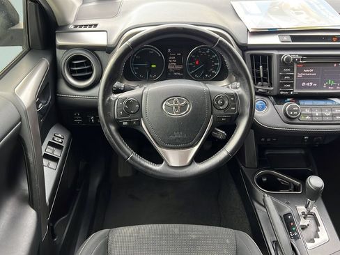 Used 2017 Toyota RAV4 XLE AWD/4WD image 12