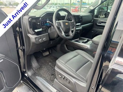 Used 2026 Chevrolet Silverado 3500 LTZ w/ LTZ Plus Package AWD/4WD image 11