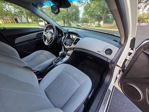 Used 2011 Chevrolet Cruze Eco FWD image 16