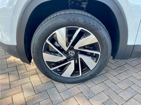 Used 2025 Volkswagen Atlas SE image 10