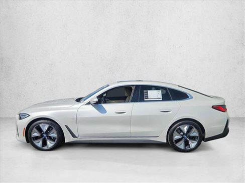 Used 2024 BMW i4 eDrive40 w/ Convenience Package RWD image 9