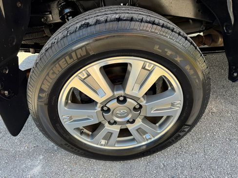 Used 2014 Toyota Tundra Platinum image 39
