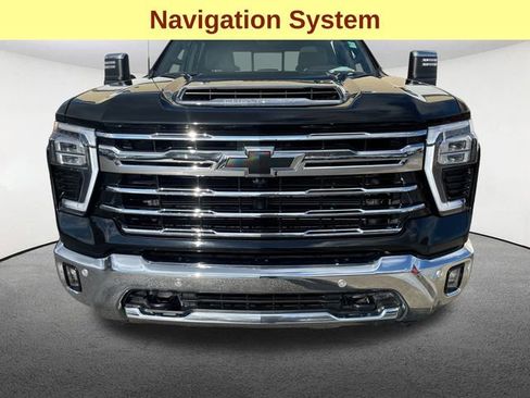 Used 2024 Chevrolet Silverado 2500 LTZ w/ LTZ Premium Package image 4
