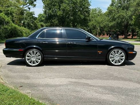Used 2005 Jaguar XJ8 RWD image 9