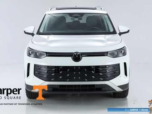 Used 2025 Volkswagen Tiguan SE w/ Panoramic Sunroof Package AWD/4WD image 55