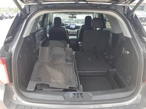 Used 2023 Ford Explorer XLT w/ Equipment Group 202A AWD/4WD image 6