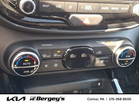 Used 2023 Kia Soul EX image 19