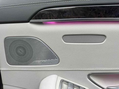 Used 2015 Mercedes-Benz S 550 Sedan image 37