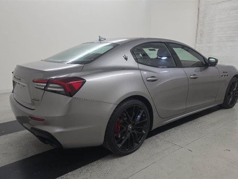 Used 2022 Maserati Ghibli Modena RWD image 4