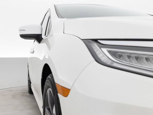 Used 2018 Honda Odyssey Touring image 11
