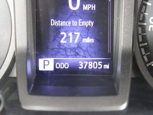 Used 2018 Toyota Tacoma TRD Off-Road image 36