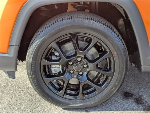 New 2026 Jeep Compass Latitude image 9