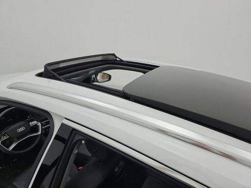 Used 2025 Audi Q5 Premium Plus w/ Premium Plus AWD/4WD image 11