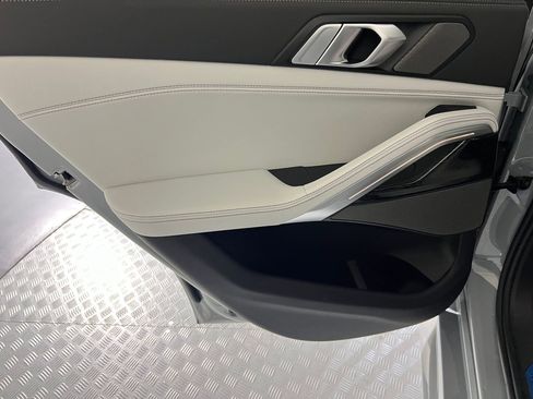 New 2026 BMW X6 xDrive40i w/ Climate Comfort Package image 23