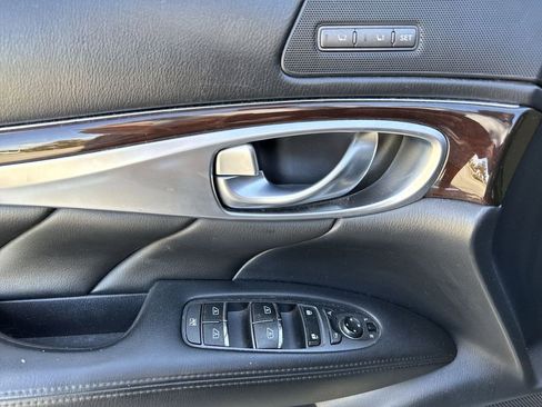 Used 2013 INFINITI M37 w/ Premium Pkg image 17