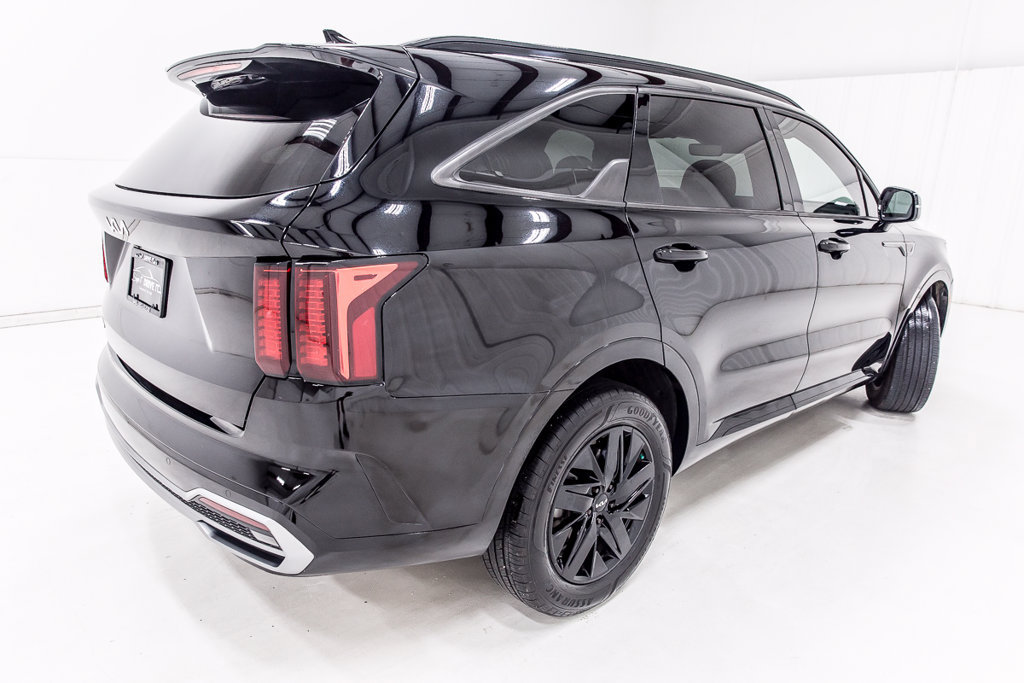Used 2023 Kia Sorento EX w/ Panoramic Sunroof Package FWD image 7