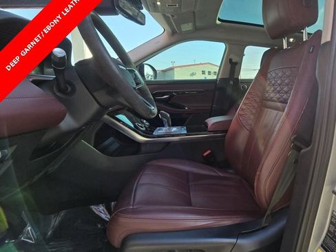 Used 2021 Land Rover Range Rover Evoque SE image 2