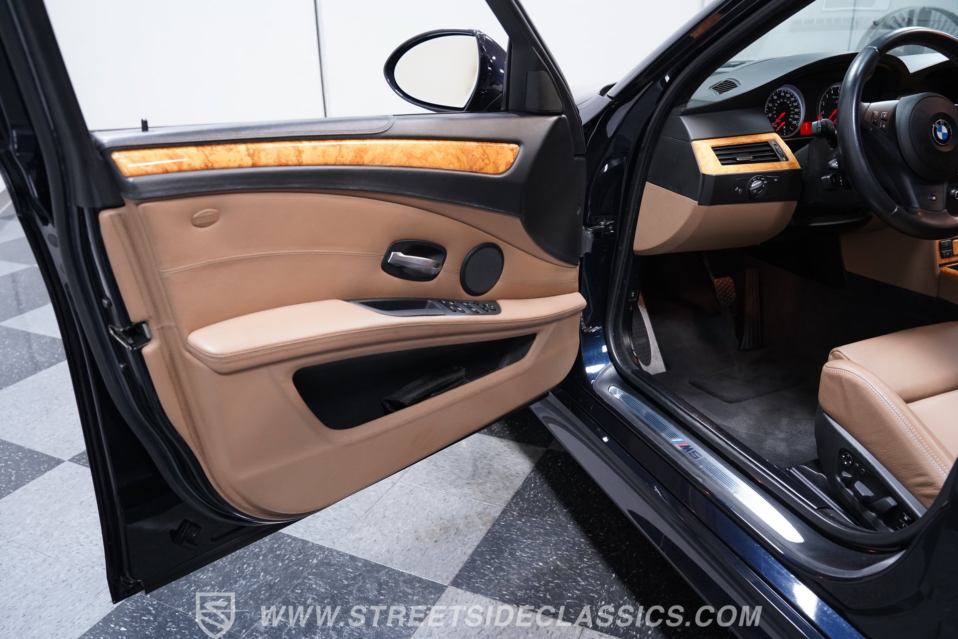 Used 2010 BMW M5 RWD image 28