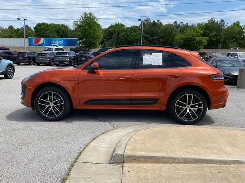 Used 2022 Porsche Macan AWD/4WD image 4