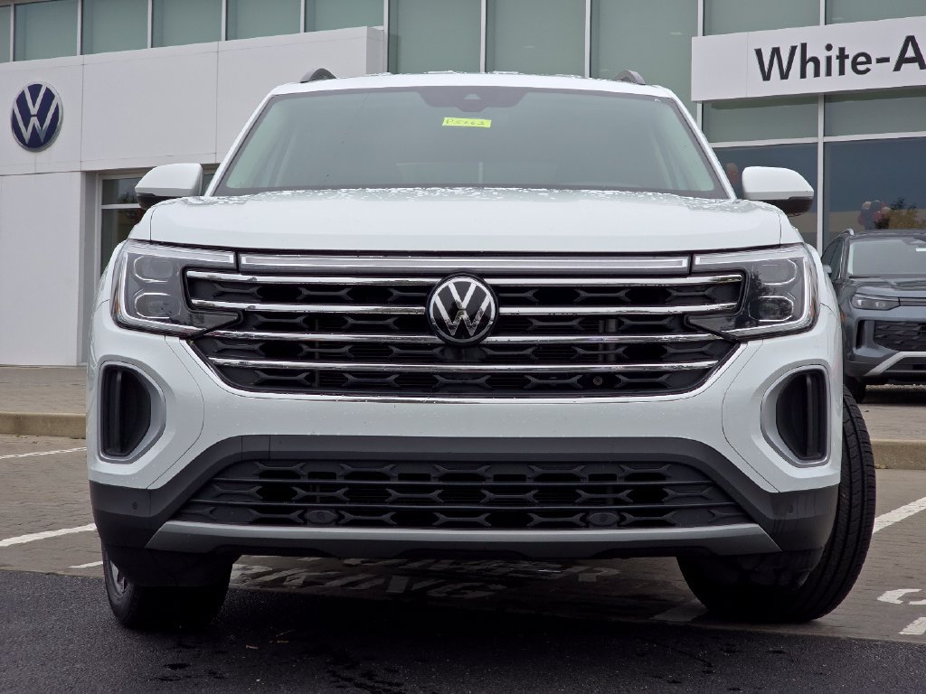 Used 2025 Volkswagen Atlas SE AWD/4WD image 15