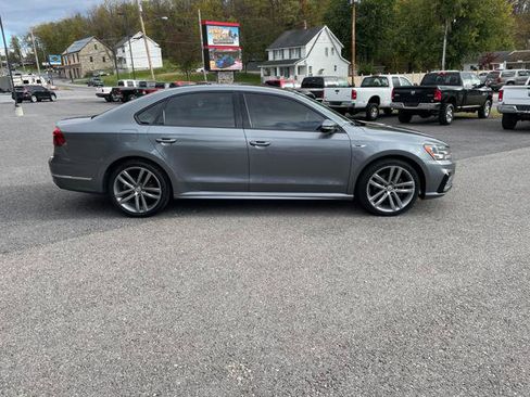 Used 2018 Volkswagen Passat 2.0T R-Line image 9