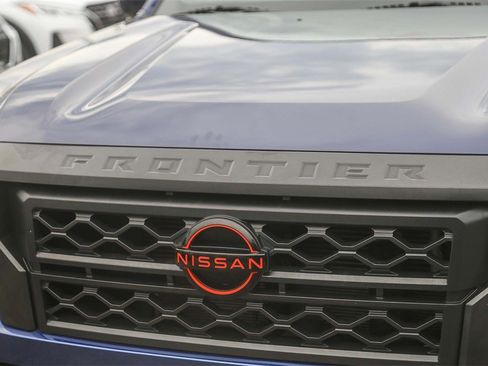 Used 2022 Nissan Frontier Pro-X w/ Technology Package image 5