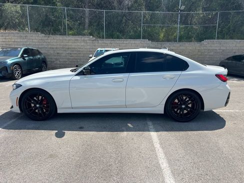 Used 2024 BMW 330i Sedan w/ M Sport Package RWD image 4