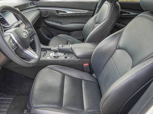 Certified 2023 INFINITI QX55 Luxe w/ Cargo Package image 10