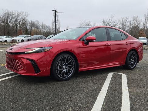 Used 2025 Toyota Camry XSE w/ Premium Plus Package image 3