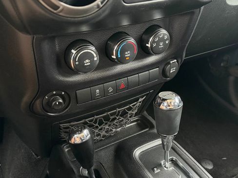 Used 2016 Jeep Wrangler Unlimited Sport w/ Quick Order Package 24S AWD/4WD image 21