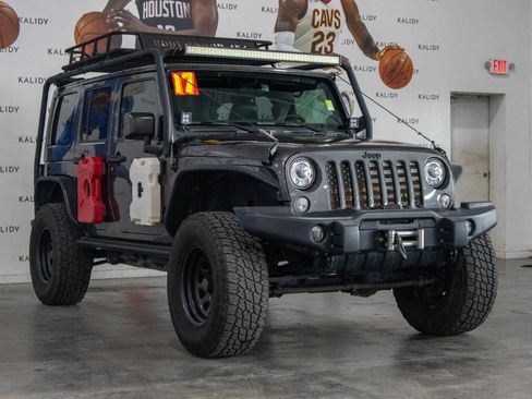 Used 2017 Jeep Wrangler Unlimited Sahara image 17