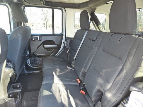 Used 2019 Jeep Wrangler Unlimited Sport S image 18