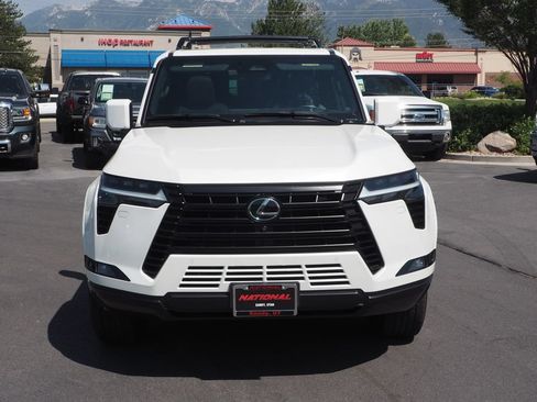 Used 2024 Lexus GX 550 w/ Cold Area Package AWD/4WD image 2