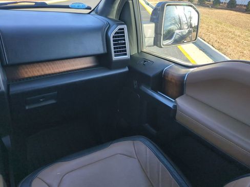 Used 2016 Ford F150 Limited w/ Trailer Tow Package image 17