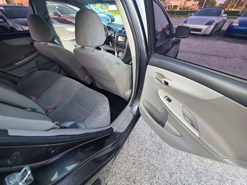 Used 2013 Toyota Corolla LE FWD image 18