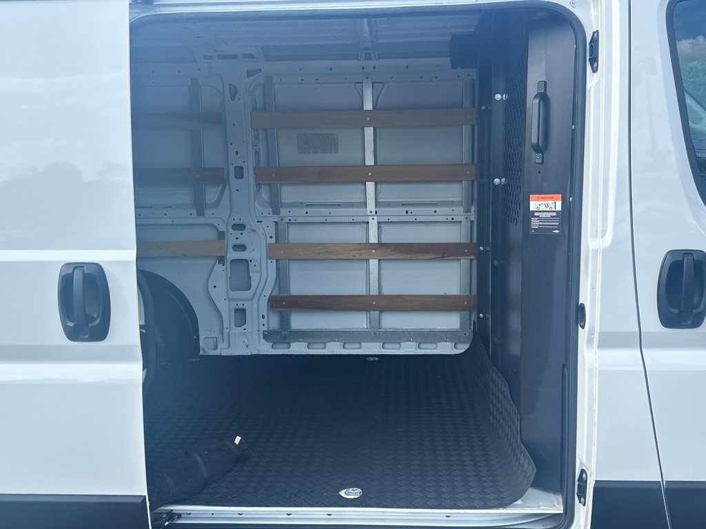 Used 2025 RAM ProMaster 2500 w/ U-Haul Equipment Group FWD image 31