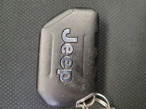 Used 2018 Jeep Wrangler Unlimited Sport AWD/4WD image 32
