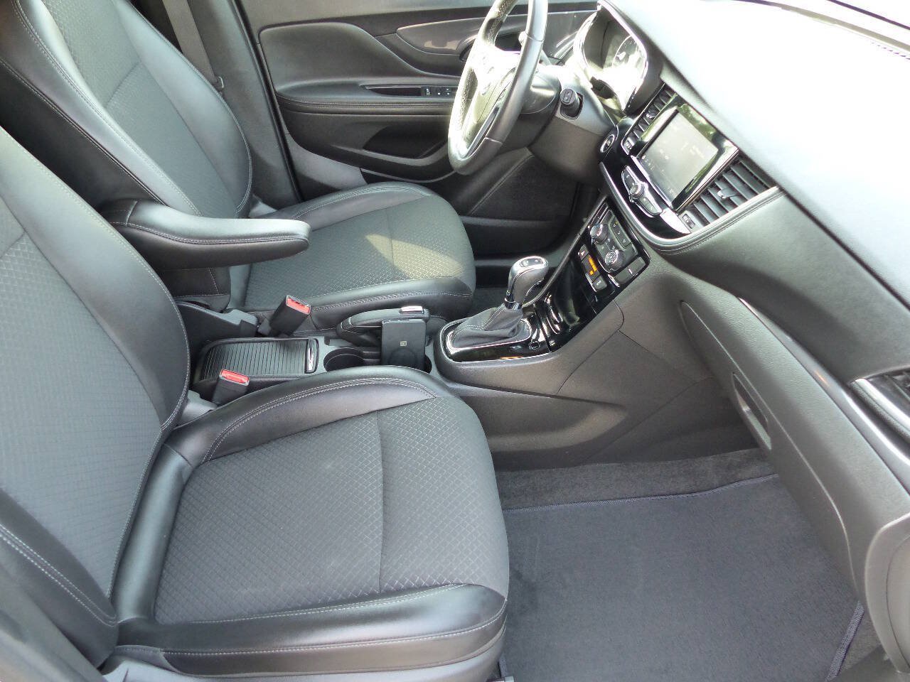 Used 2022 Buick Encore Preferred w/ Safety Package AWD/4WD image 23