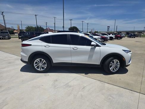 Used 2026 Buick Envista Preferred FWD image 2