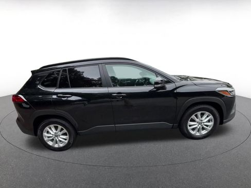 Used 2025 Toyota Corolla Cross LE image 16