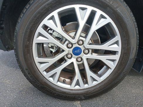 Certified 2022 Ford Escape SEL w/ Technology Package image 37