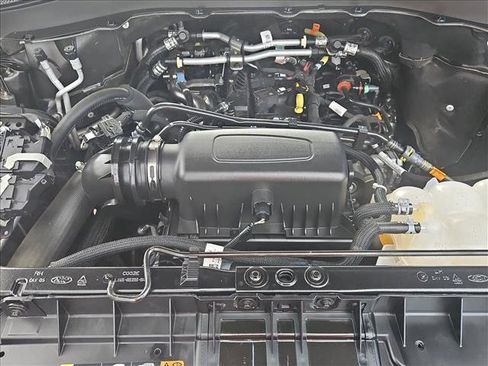 Used 2024 Ford Explorer XLT w/ Equipment Group 202A AWD/4WD image 23