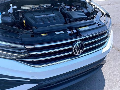 Used 2024 Volkswagen Tiguan SE FWD image 31