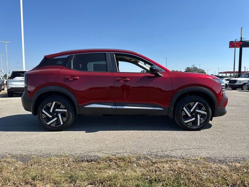 New 2026 Nissan Kicks SV image 7
