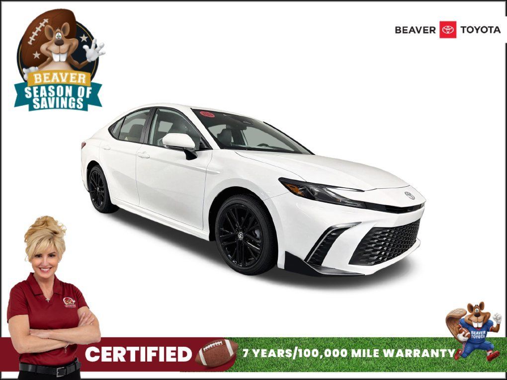 Used 2026 Toyota Camry SE FWD image 1
