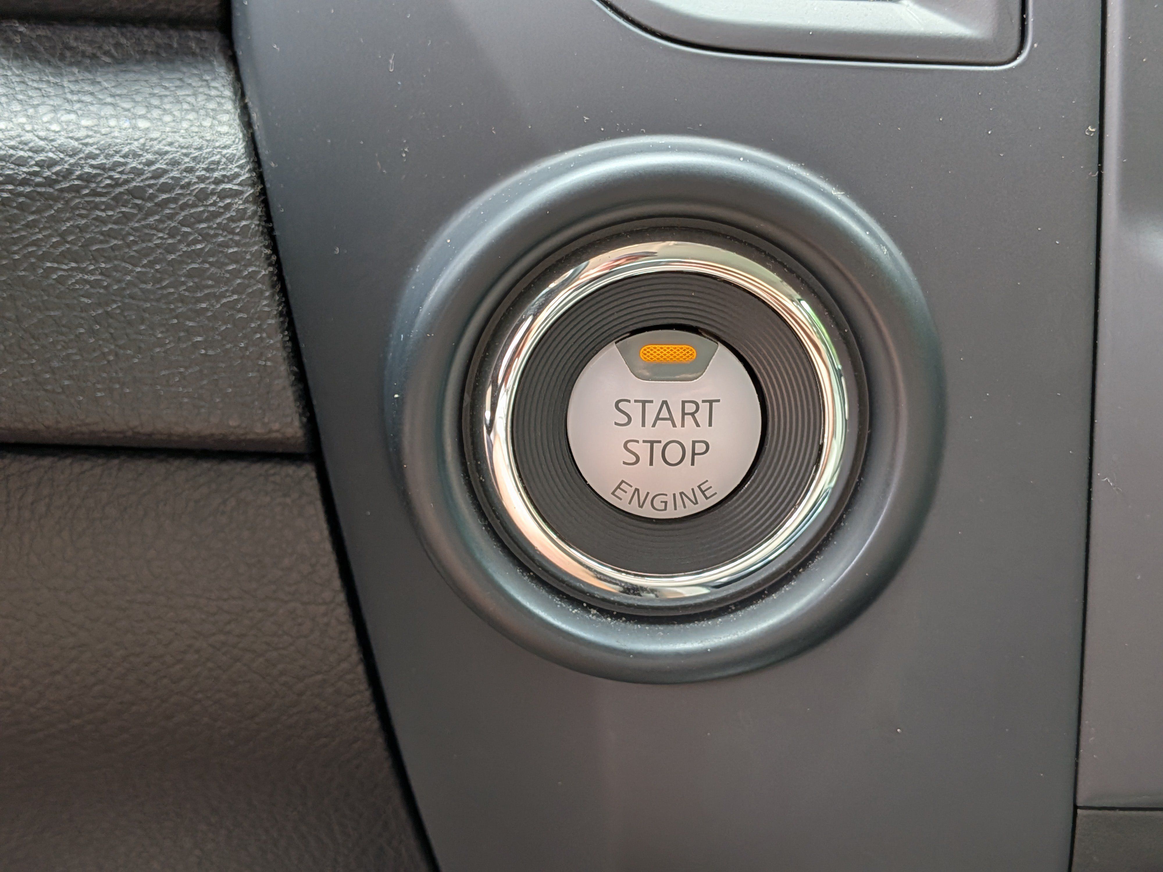 Used 2024 Nissan Titan SV w/ SV Convenience Package RWD image 29