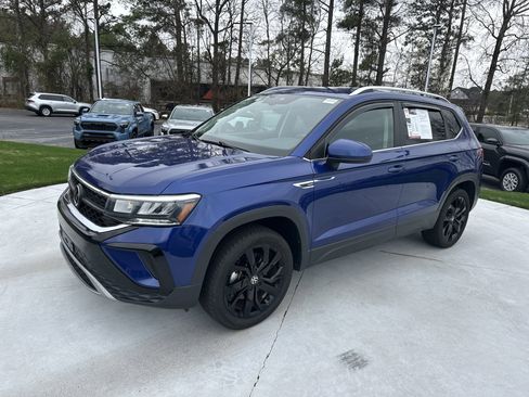 Used 2023 Volkswagen Taos SE image 5