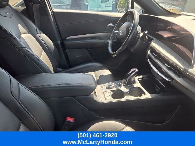 Used 2025 Cadillac XT4 Premium Luxury AWD/4WD image 7