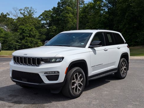 Used 2024 Jeep Grand Cherokee Limited w/ MOPAR Finishing Package AWD/4WD image 5
