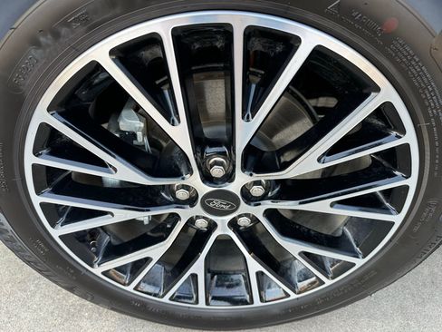 Used 2025 Ford Escape Base image 4